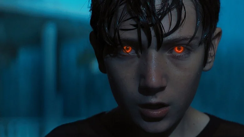 معرفی 14 فیلم ترسناک شگفتانگیز که هرگز دنبالهای نداشتند 15 Brightburn (برایتبرن) - فلاتو
