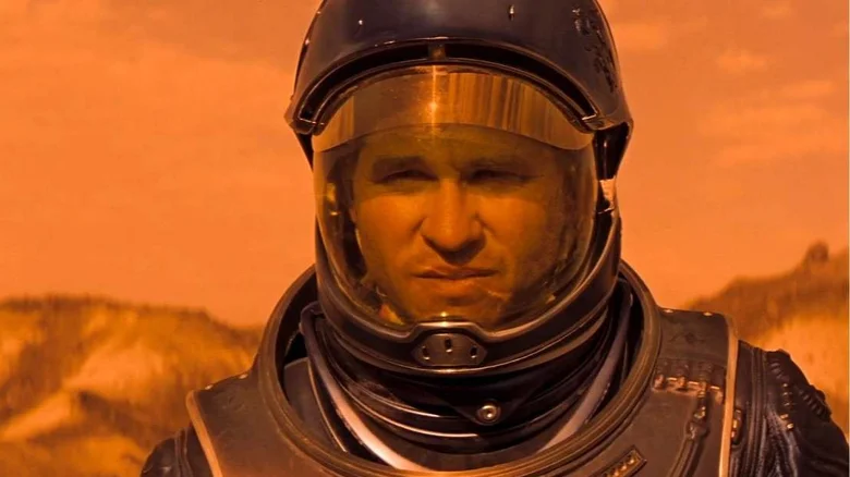 معرفی 19 فیلم علمی تخیلی که منتقدان نابودشان کردند، اما واقعاً ارزش تماشا دارند 12 سیاره سرخ - فلاتو