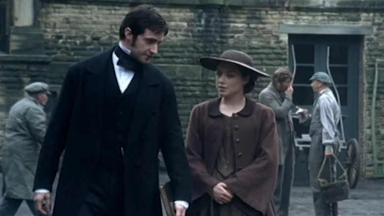 معرفی 14 سریال برتر شبیه «Downton Abbey» 8 North & - فلاتو