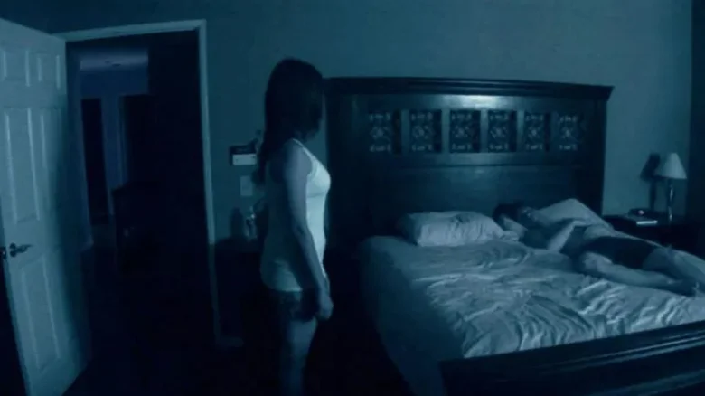معرفی 10 فیلم ترسناک برتر «خانه جن زده» در تاریخ سینما 2 Haunted House Horror Movie 1