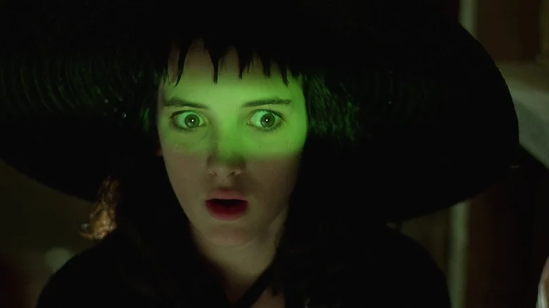 معرفی 10 فیلم ترسناک برتر «خانه جن زده» در تاریخ سینما 3 Haunted House Horror Movie 2