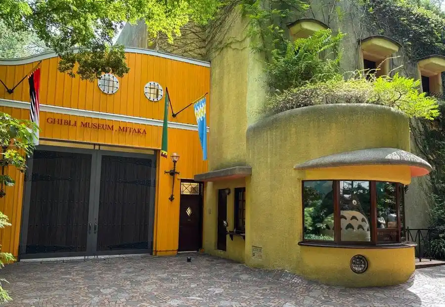 بزرگترین کمپانی های انیمیشن سازی جهان؛ از دیزنی و پیکسار تا جیبلی و دریمورکس 7 Studio Ghibli؛ غول انیمیشن ژاپن