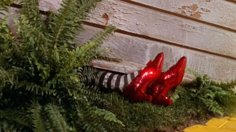 Why does Nessarose become the Wicked Witch of the East 5 min