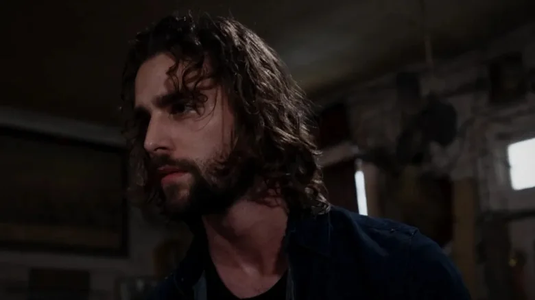 معرفی فیلم «Man Finds Tape»: نوآوری در ژانر فوندفوتیج با ترکیب وحشت کیهانی 3 Independent horror film Man Finds Tape 3