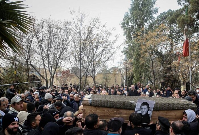 مراسم وداع با رضا رویگری در بهشت زهرا برگزار شد 2 Funeral of Reza Roygari 3
