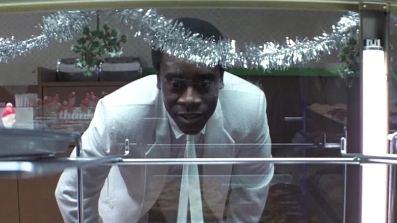 16 فیلم برتر دان چیدل: نقشهای ماندگار یک بازیگر چندوجهی 15 Don Cheadles 16 Best Movies 3