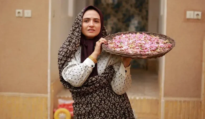 شش فیلم جدید از جمله «دختر ایران» مجوز اکران گرفتند 1 شش فیلم جدید از جمله «قایقسواری در تهران» و «نیمهشب» مجوز اکران گرفتند - فلاتو